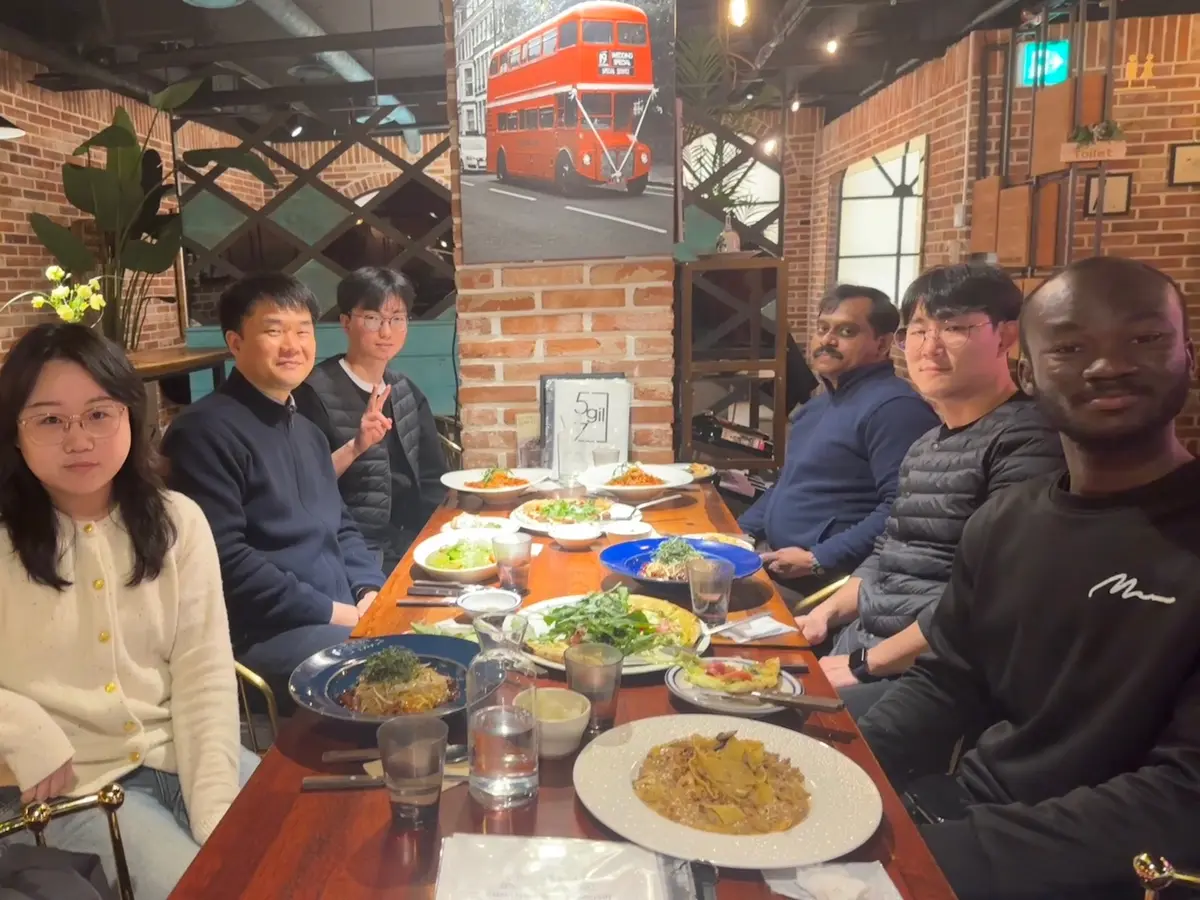 논문 게재 기념 점심식사 1